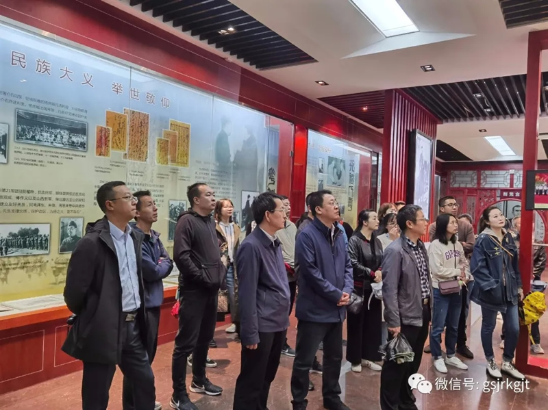 天水市政府金融辦、甘肅金控天水擔(dān)保公司、天水卓雅服飾公司黨支部聯(lián)合舉行主題黨日活動(dòng)